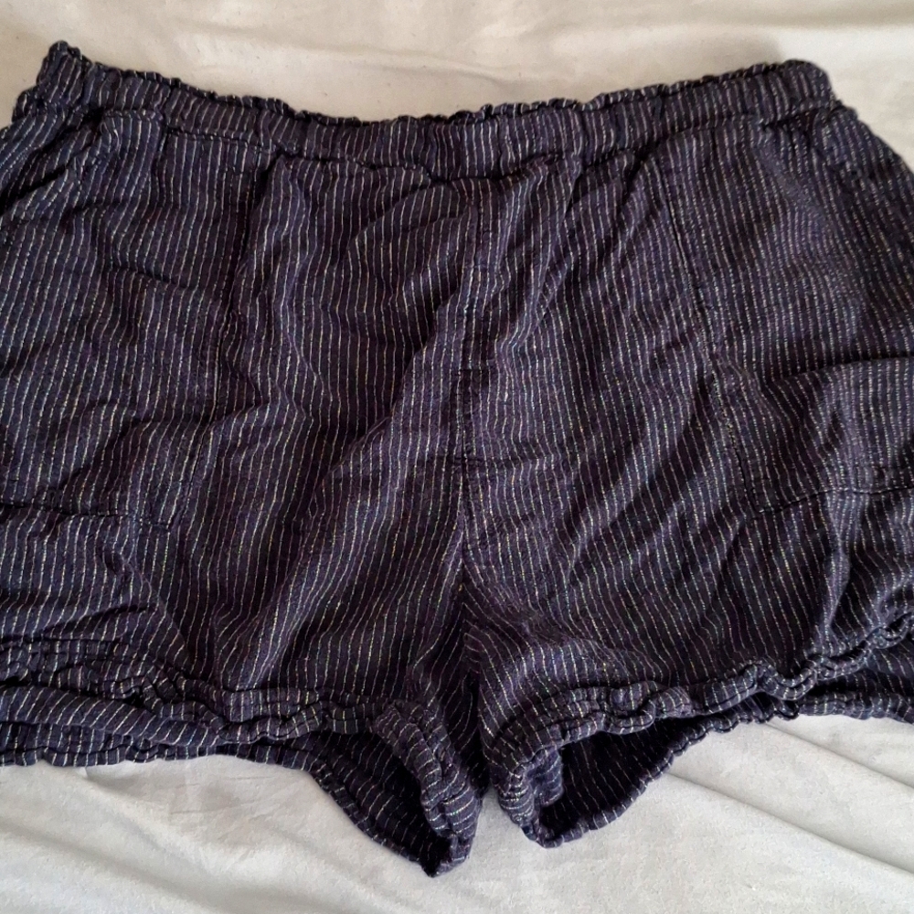 Used linen shorts